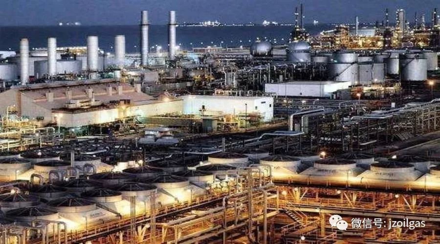 大布尔干油田:位于科威特东南部,探明储量99.1亿吨,年产7000万吨左右.