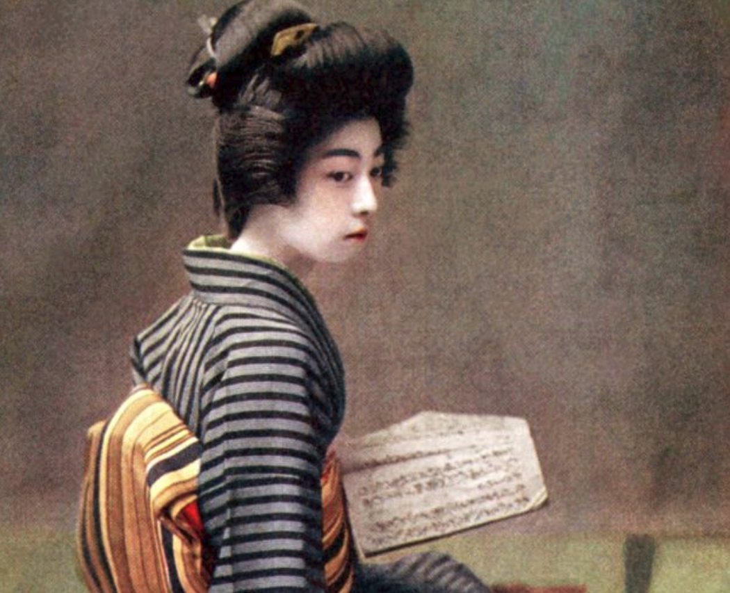 一位Maiko艺妓的画象在Gion京都 库存照片. 图片 包括有 衣裳, 五颜六色, 纵向, 迷住, 构成 - 127494830
