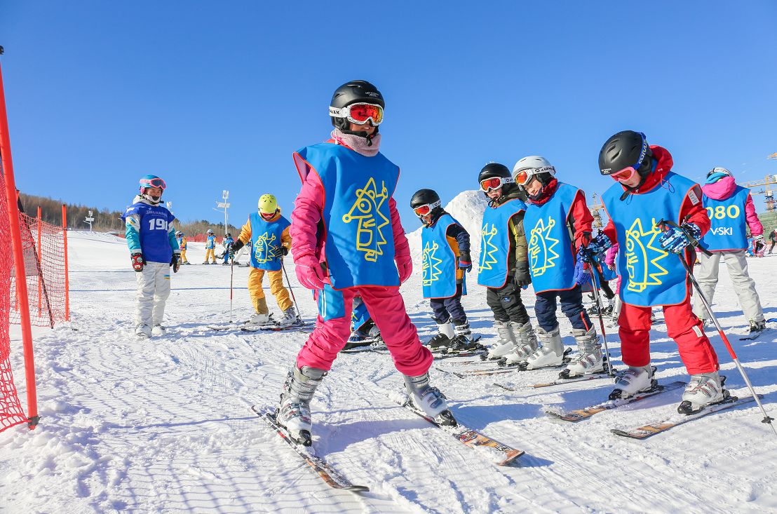 "健康童年·滑雪相伴" 2018世界雪日暨儿童滑雪节欢乐启幕