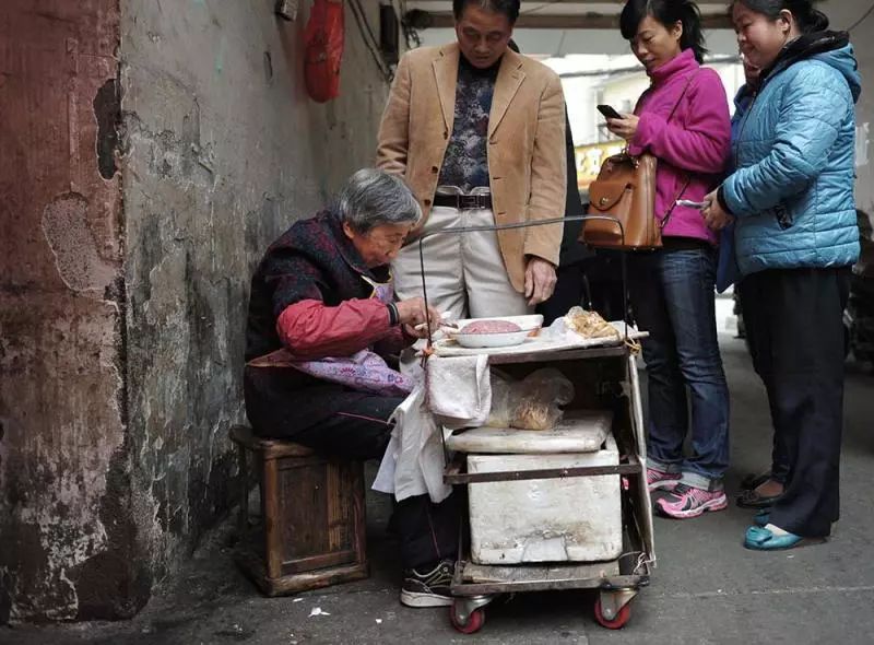 记忆里的美食~丨上海人夜宵是汤圆,烧鸭,叉烧,柴爿馄饨