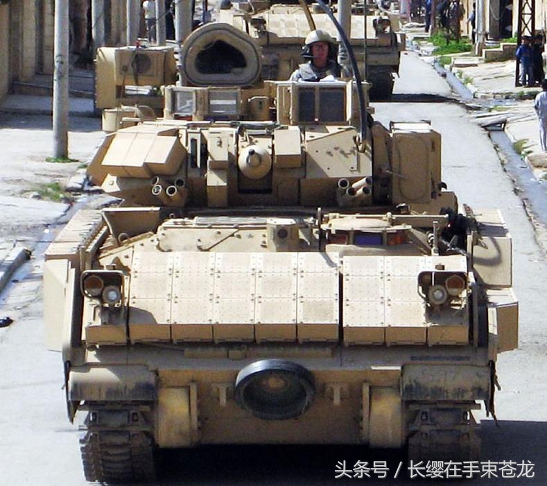 驻伊美军目前已经配备了城市战加强型m2a3步兵战车.