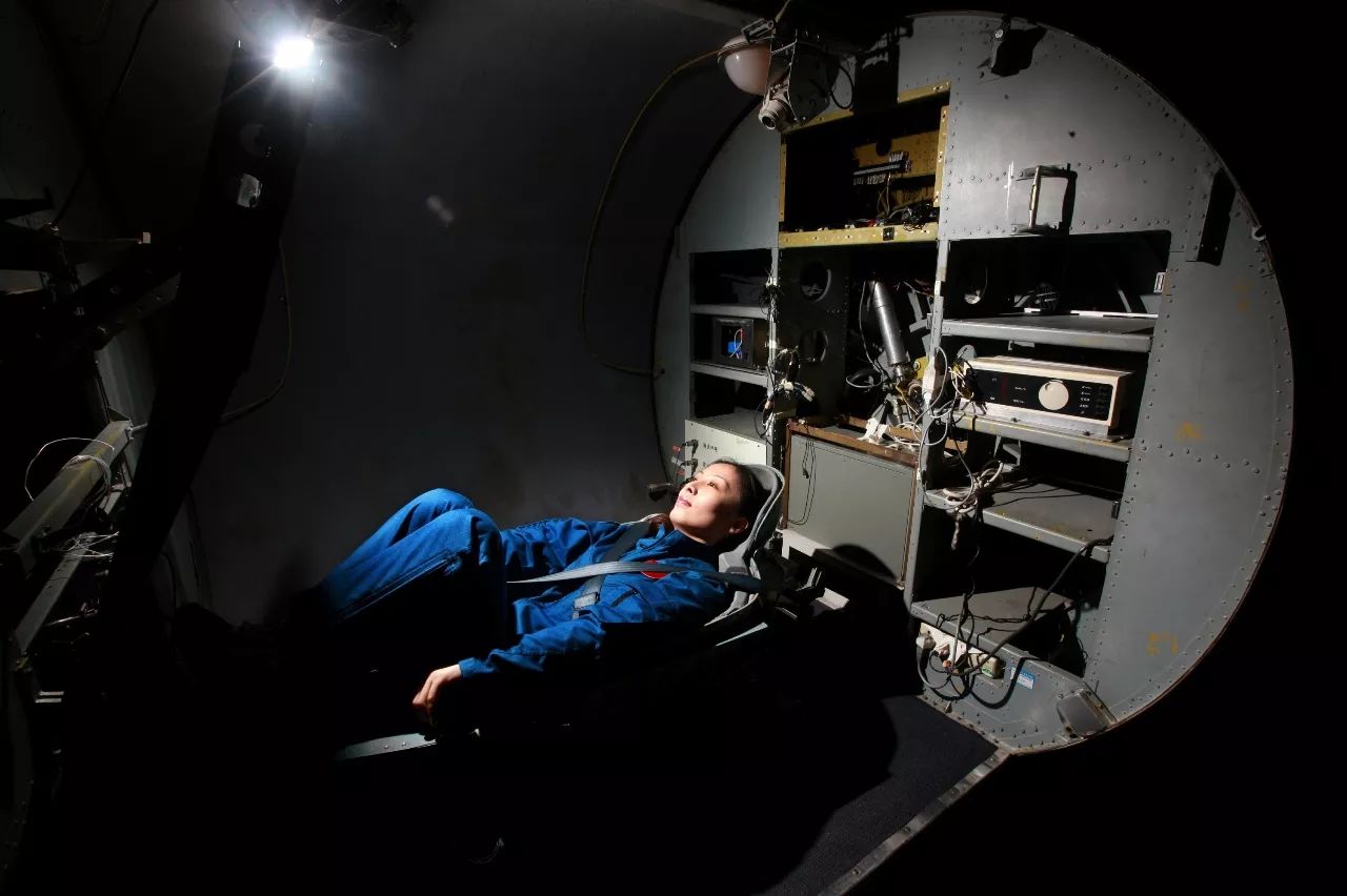 下一批空间站的宇航员在训练中休息 - 哔哩哔哩