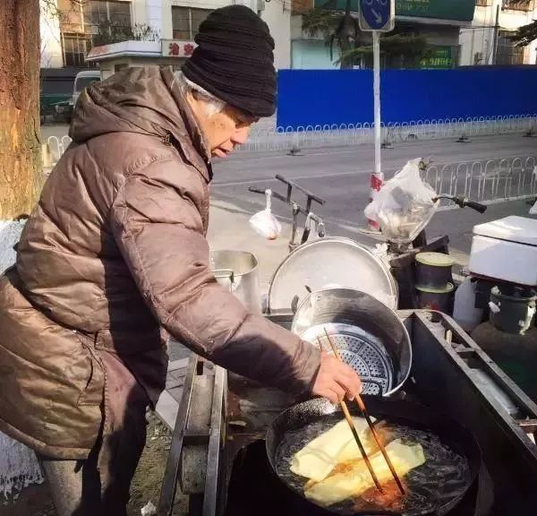 全城搜索:超好吃的煎饼果子,北京人凭什么这么爱!