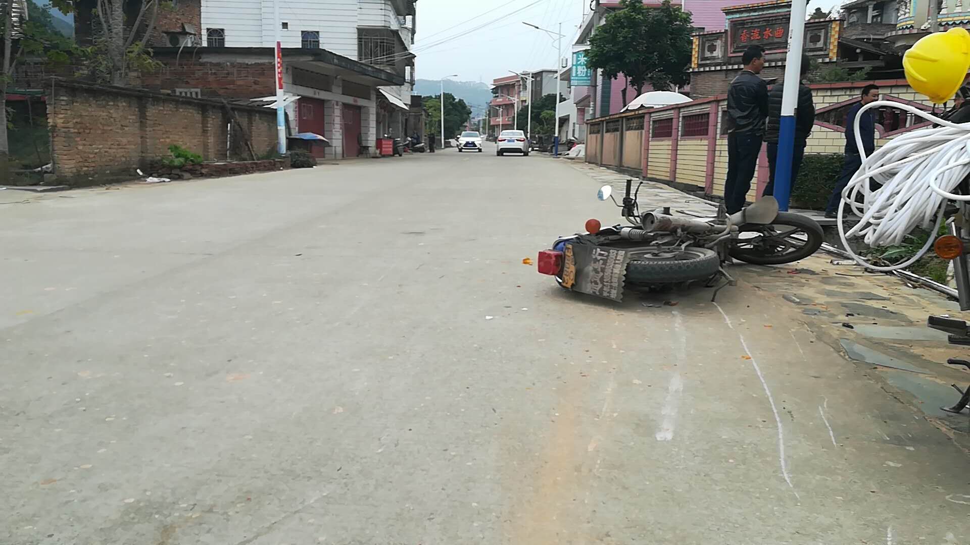 昨日高山村路段发生交通事故