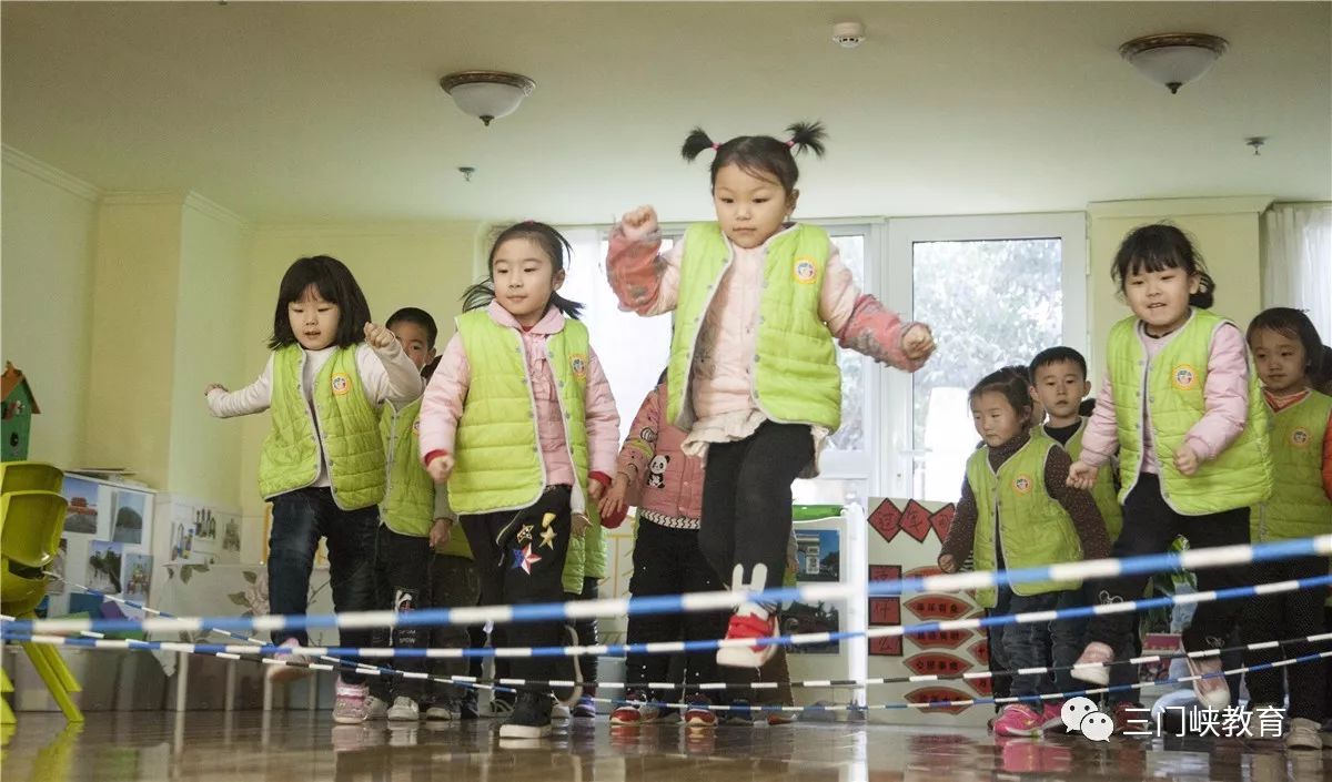 市实验幼儿园"游戏,点亮快乐童年"室内运动游戏展示活动