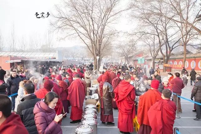 承德普宁寺"腊月初八施粥会"将于明天上午举行!