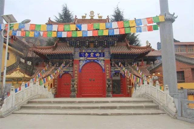 1993年,五台山圆照寺清海大师的弟子释信念来到天水,循着炳灵寺旧址