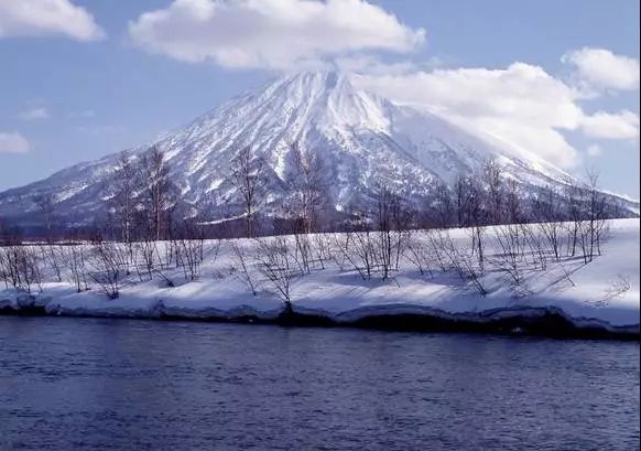 日本有绝美的雪景,雪中的宁静世界中的日本风味似乎变得更加浓郁.