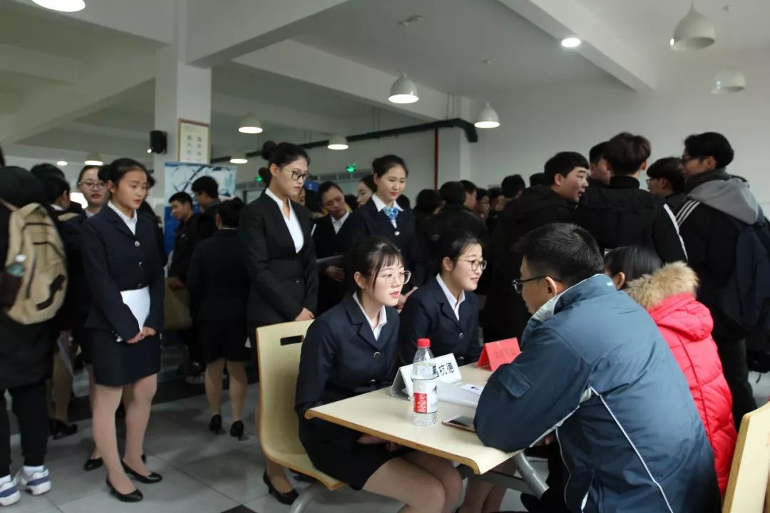 杭州招聘技师_2017年度钦州市中小学教师公开招聘工作公告(4)