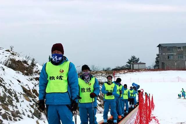 9元/99元到重庆云阳龙缸滑雪场撒欢~在这寒冷的冬天玩雪,再好不过了