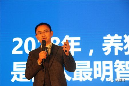 董事长姓万_董事长办公室图片(2)