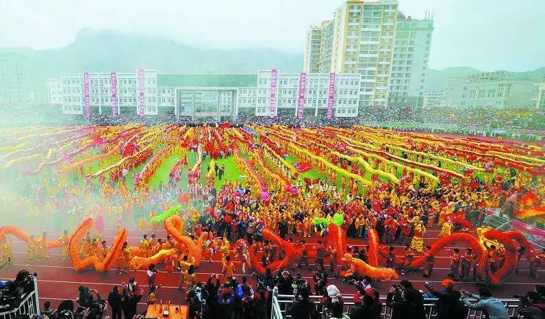 享美食.泡温泉.耍毛龙,石阡,这波福利给你点10000 个赞!