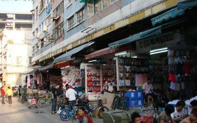 广州内衣内裤批发市场_广州白马服装批发市场