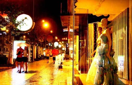 广州婚纱街的婚纱贵吗_广州街拍美女(3)