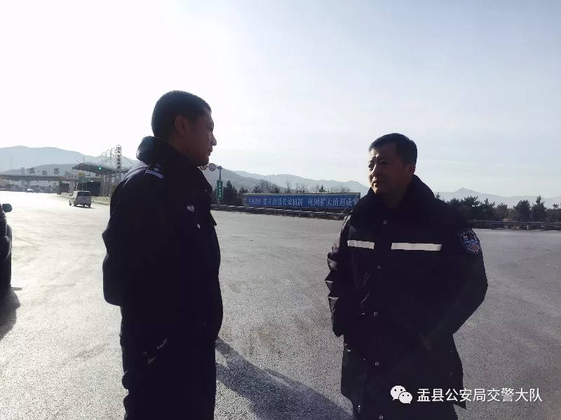 两会安保盂县公安交警在行动