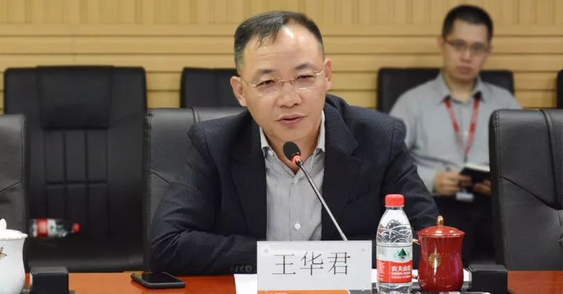 裕同科技董事长王华君广东省包装技术协会副会长兼秘书长朱智伟