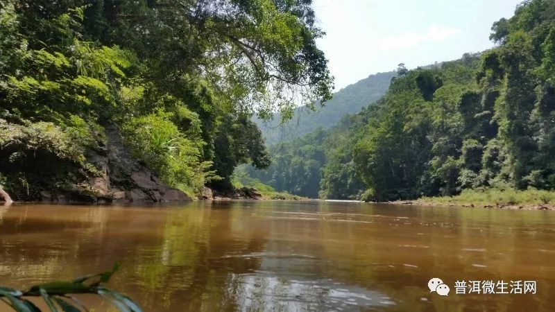 大河边河 发源于八台山,上游称大戟河,流经大河边,大青树,与盐井河