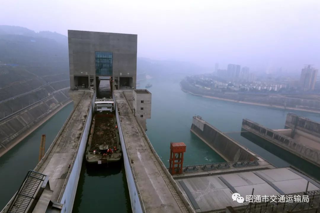 向家坝升船机实船试航取得圆满成功