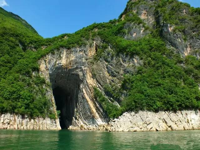 最终, 巴东县神农溪,巴人河,野三关森林花海三景区跻身三峡乡村旅游"