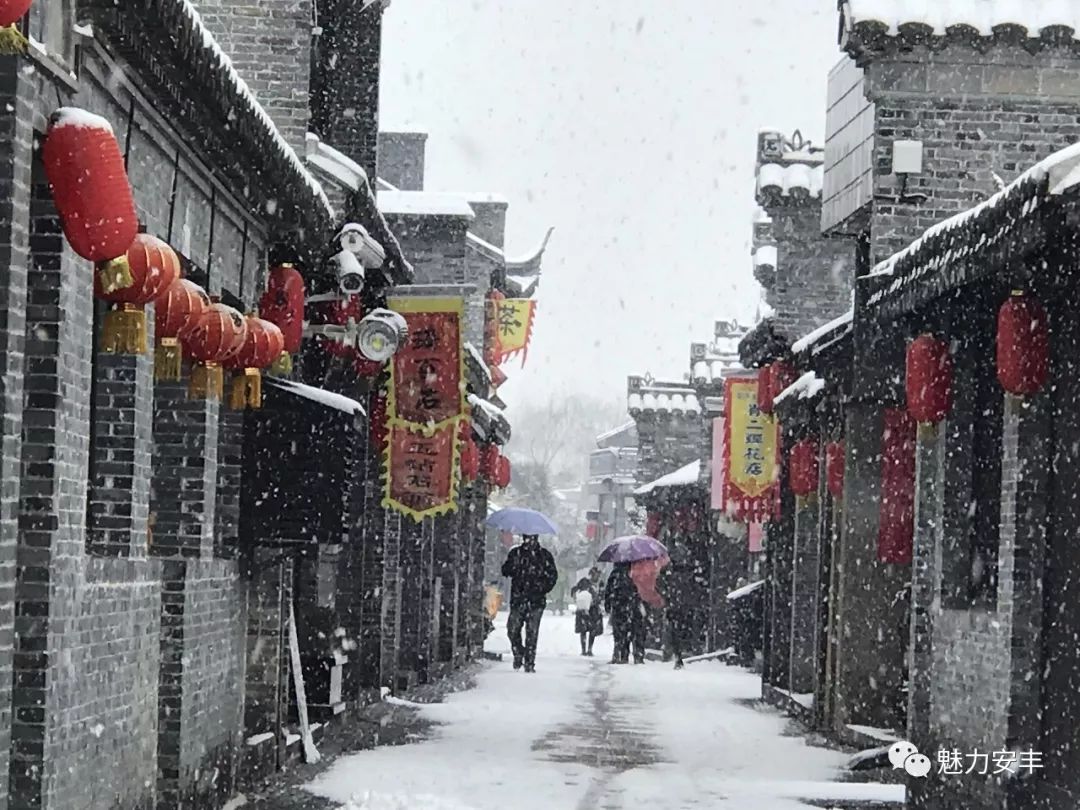 一下雪,古街美成了人间天堂