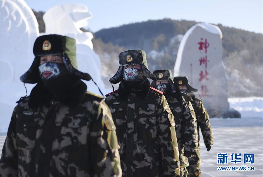 坚守在严冬—漠河边防官兵极寒天气徒步巡边