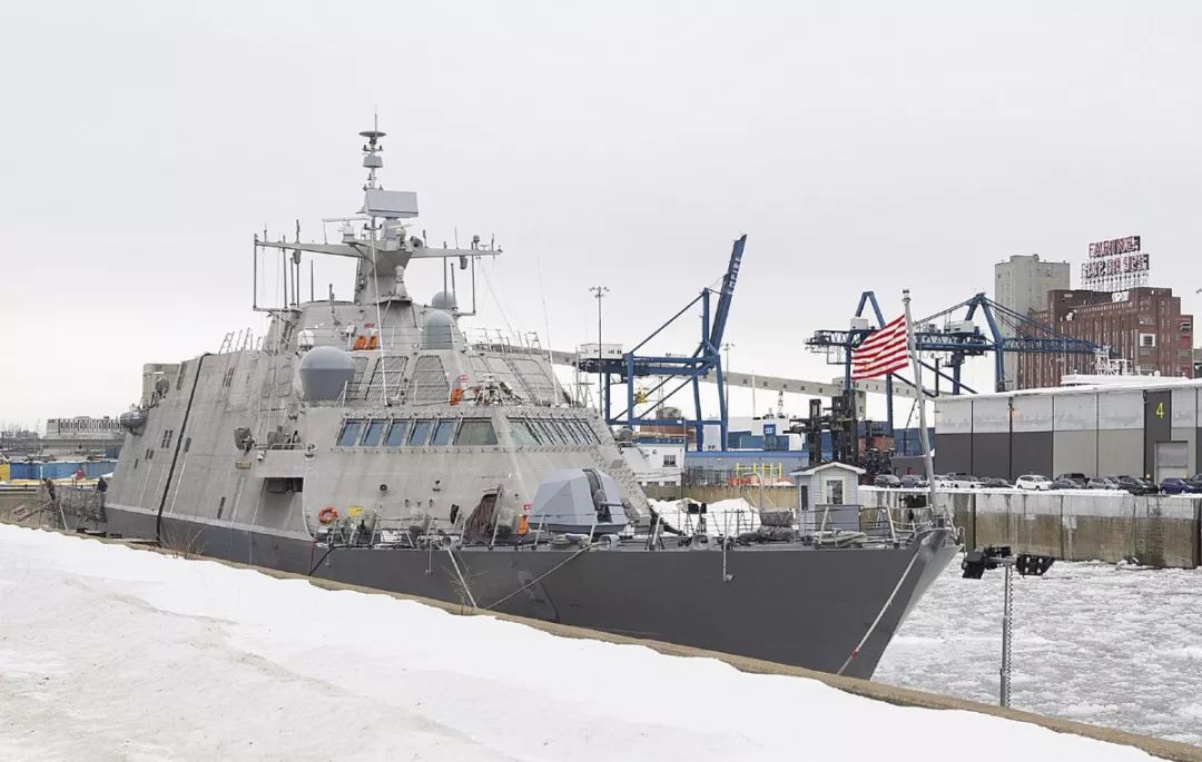 "小石城"号所属的"自由"级濒海战斗舰是美国海军目前的主力轻型舰艇