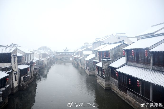 风格大雪中的昆山文化艺术中心和体育馆朋友圈晒雪景大赛正式拉开帷幕