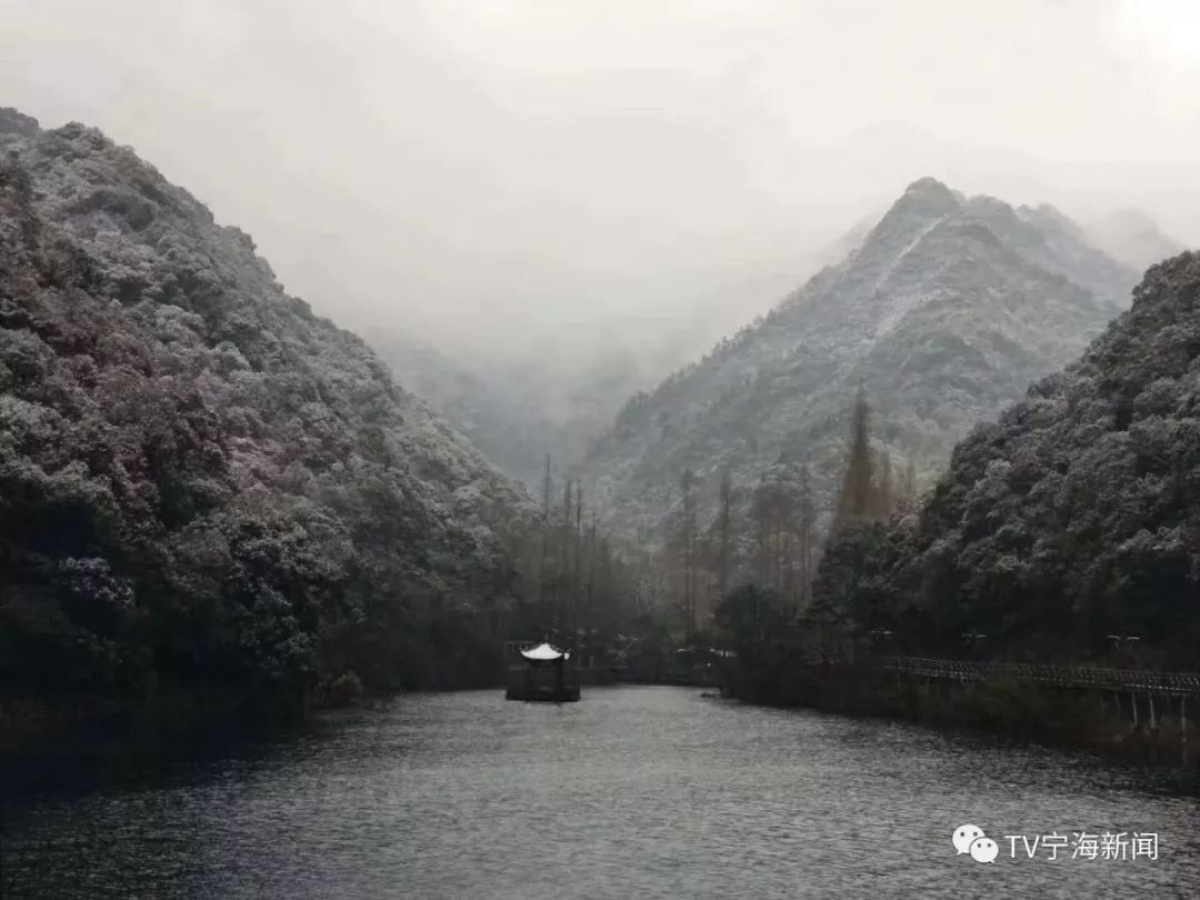 (东海云顶 供图:林海竹原(深甽 昨夜飘雪 供图:热心网友)这波雪景