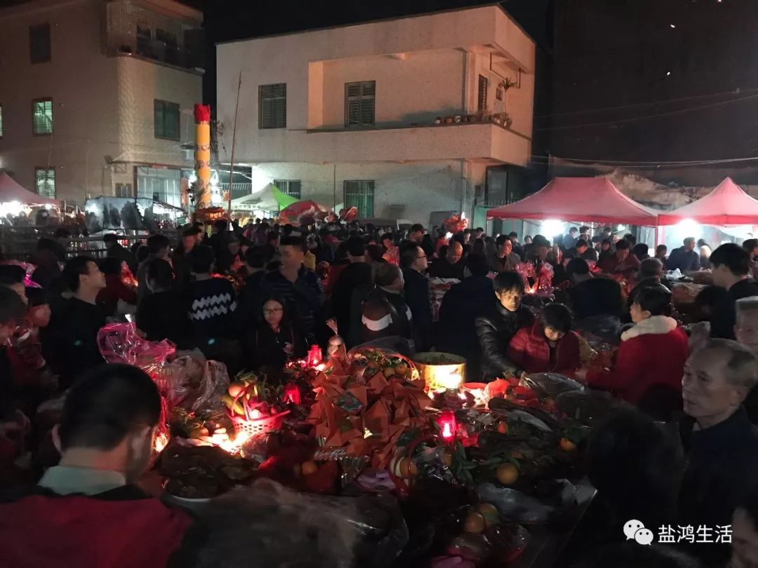 澄海盐鸿鸿沟乡一年一度大闹热,现场烟花绚丽,人山人海!