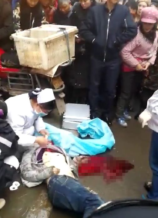 宜宾童子街一25岁女子从8楼坠下!抢救无效身亡!