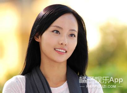除此之外张嘉倪还主演了《丝丝心动》,饰演乐观上进女孩张晓柔.