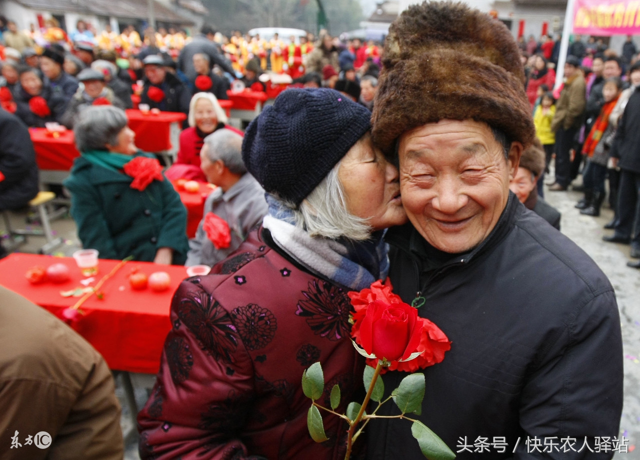 半岛体育农村老人12张图不同的生活总有一张能让你掉泪(图5)