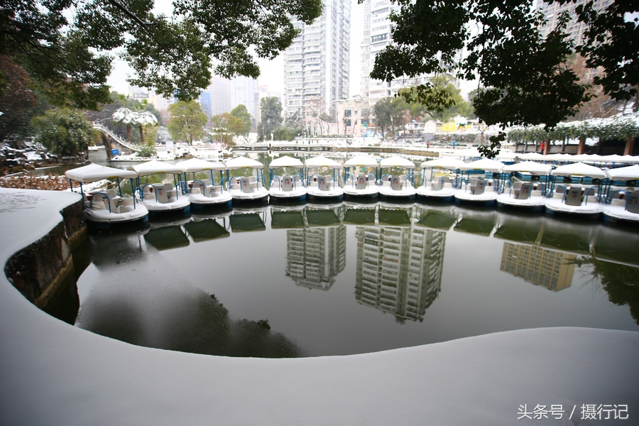 湖北宜昌儿童公园里的雪景,美吗?