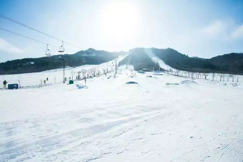 辽阳弓长岭滑雪场雪道全面升级