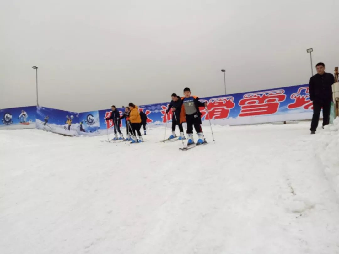 衡水湖最大滑雪场"搞事儿"!衡妹免费送门票,滑雪去喽!