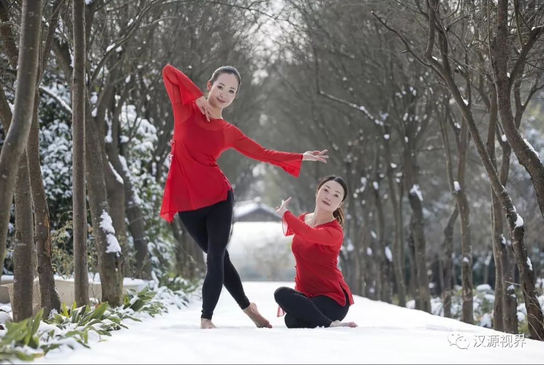 雪中的汉中姑娘,太美了!