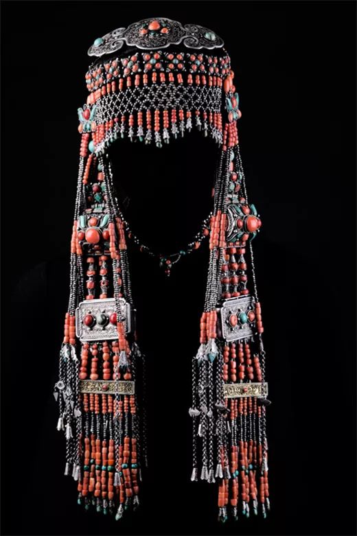 【民俗】高贵庄重的乌拉特蒙古族妇女头饰,典型的文化化石
