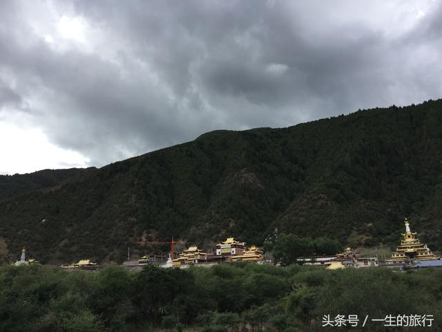 甘南卓尼尼巴村,百年藏寨的孤独与笃定