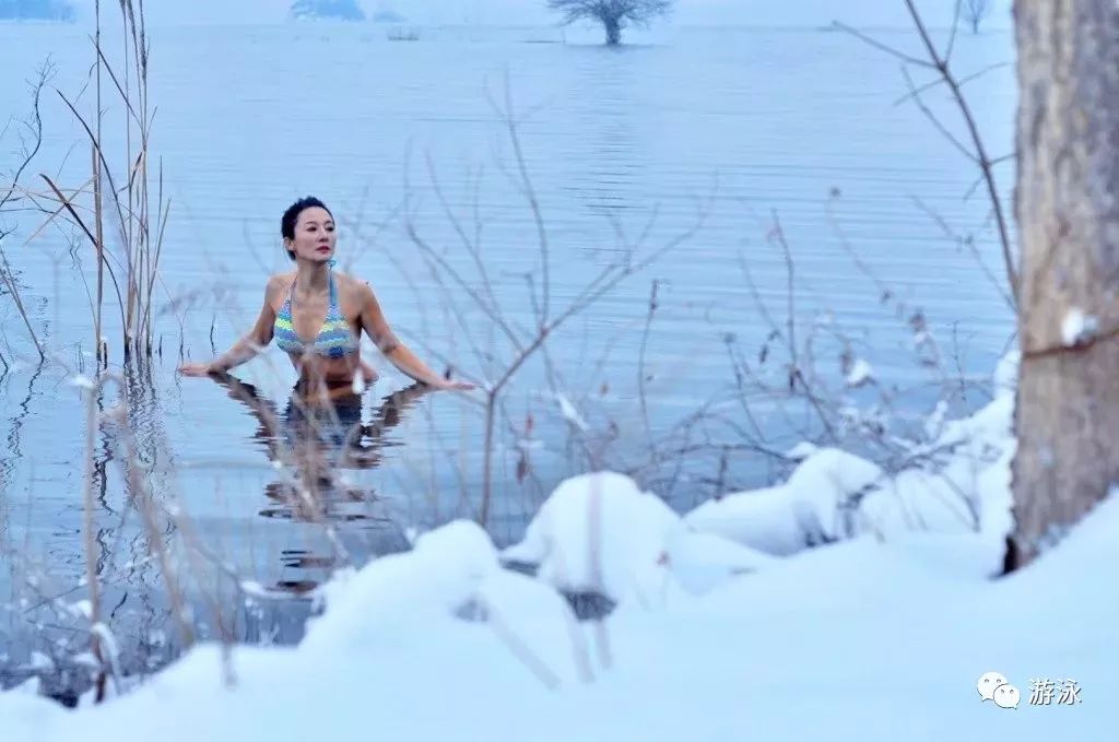 冬泳美女叶问获选十大健身人物比基尼雪中游美哭了