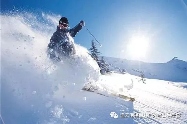 滑雪场距离日兰高速高里出口仅500米,从临沂市区沿沂蒙路向北至滑雪场