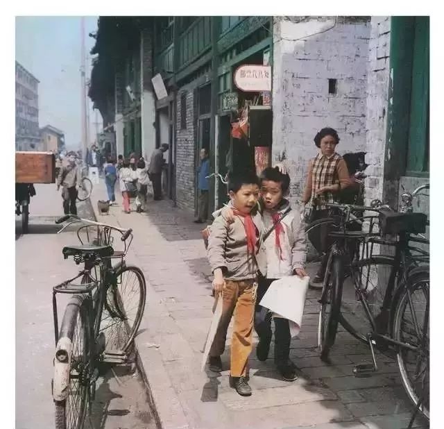 被一个日本人记录的中国的1980年代.