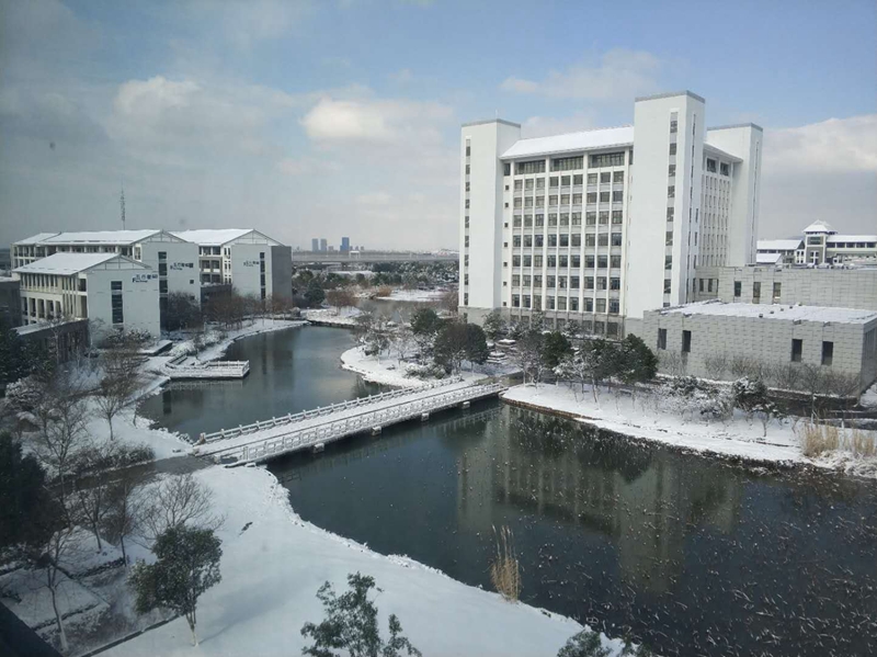 常熟理工学院-【雪霁初晴】理工校园扫雪忙