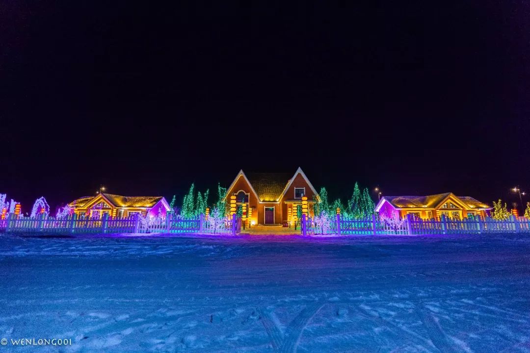 冬天的东北冰屋里吃火锅,雪地围着篝火唱着歌