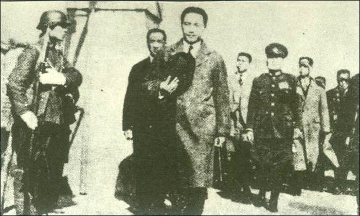 1941年4月"清乡"委员会开始酝酿组织时,汪精卫就派李士群找唐生明来