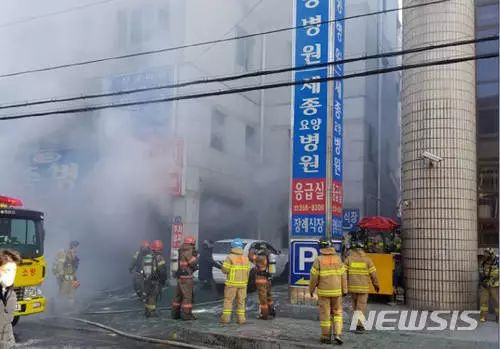 社会 正文 据韩联社报道,韩国东南部城市密阳市世宗医院一楼于当地