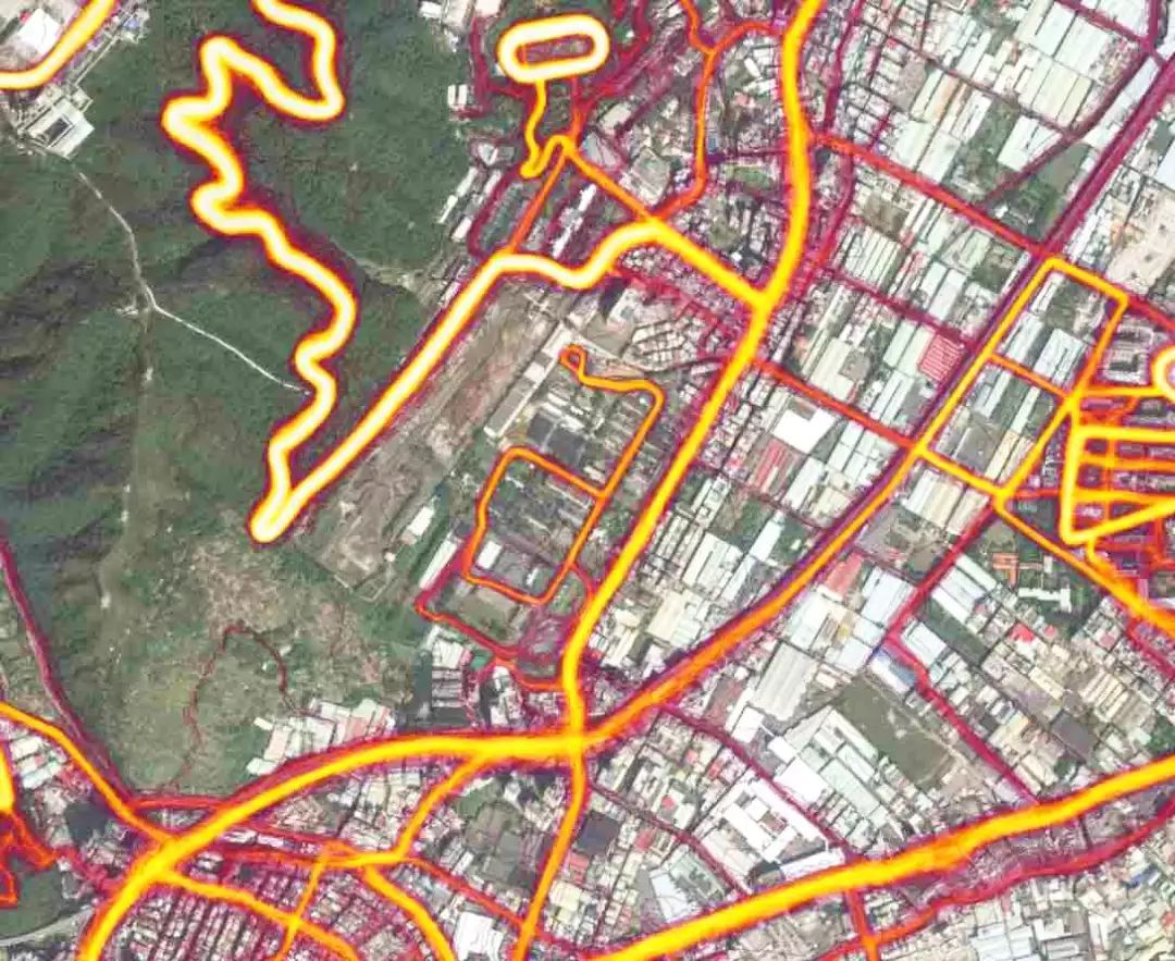 (台军导弹基地附近的热图,台军中有很多"狂热的strava用户",喜欢在