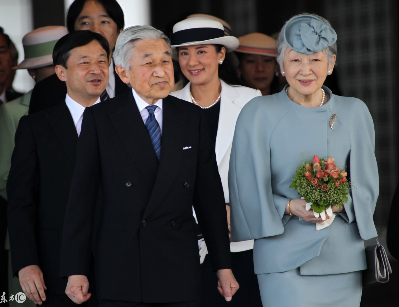 日本明仁天皇明年退位,带你看看他的两个儿子和儿媳