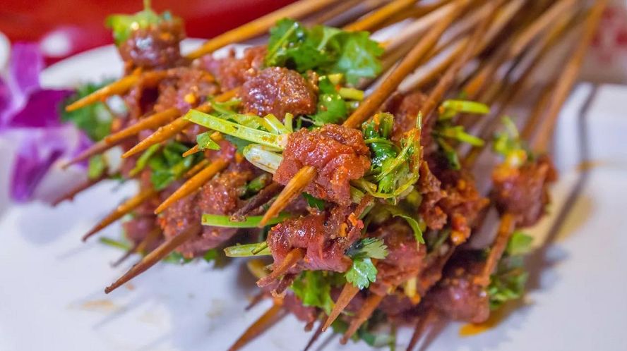 吃牛肉串串,香菜内馅的已经成为了必点的串儿!