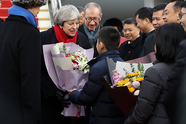 英国首相特蕾莎·梅抵达武汉机场,开始访华.