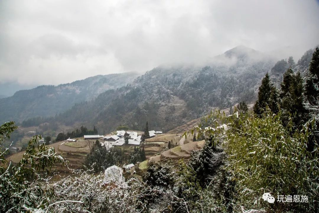 文斗下的雪震惊了全利川